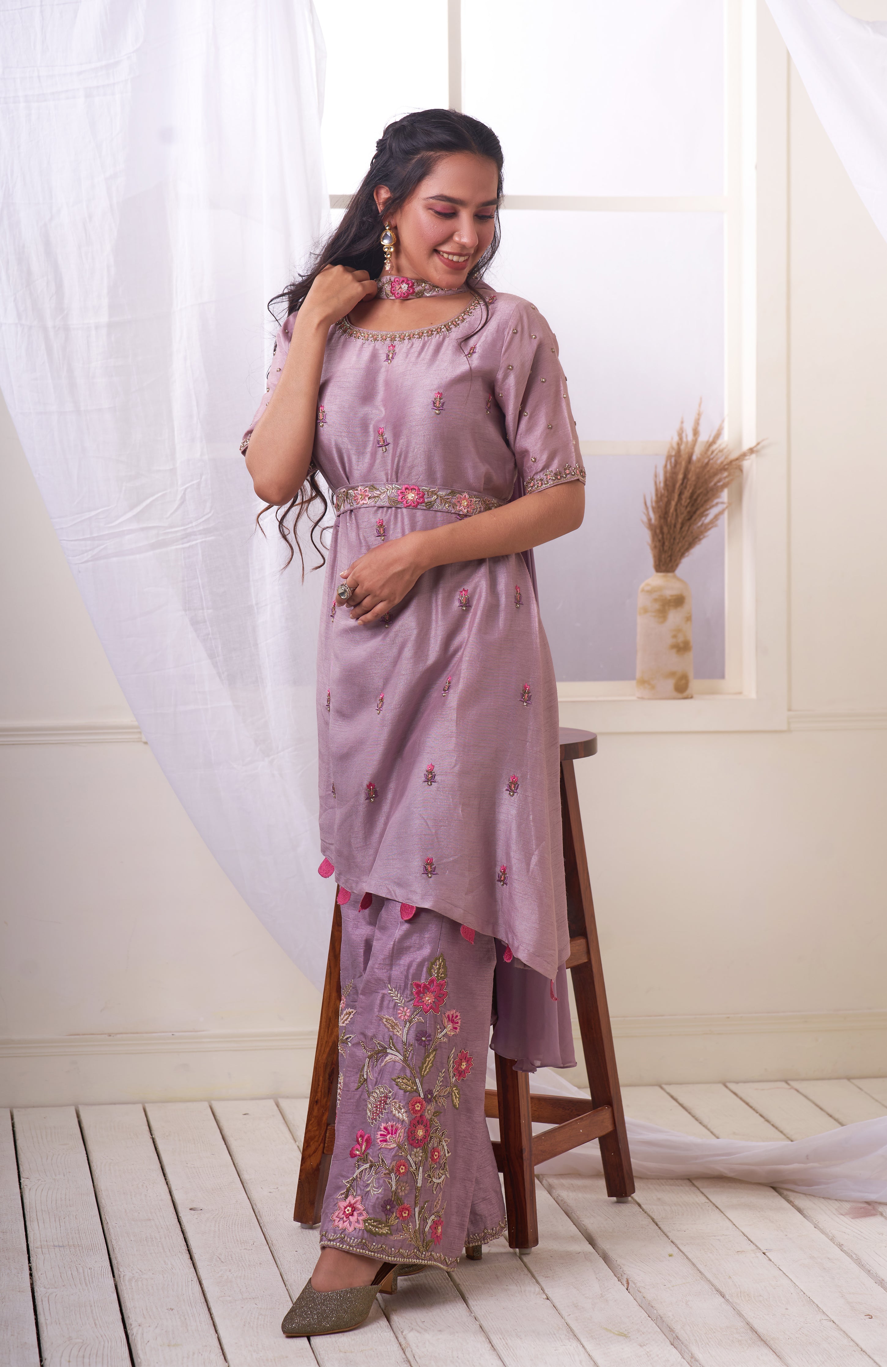 Lilac Kurta set with Embroidered Pants